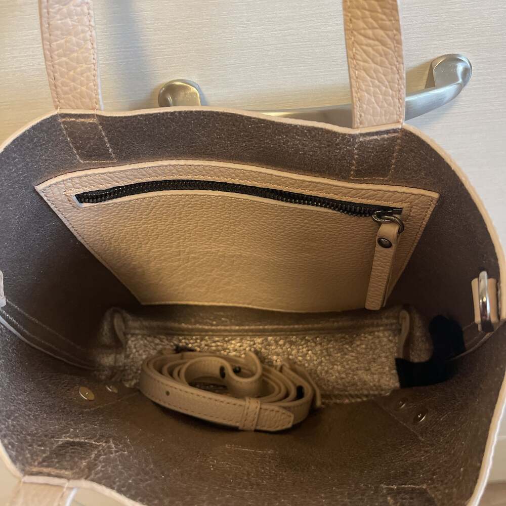 Botkier - Picture 4 of 5